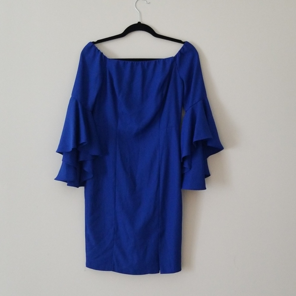 Venus Off-the-shoulder Sheath